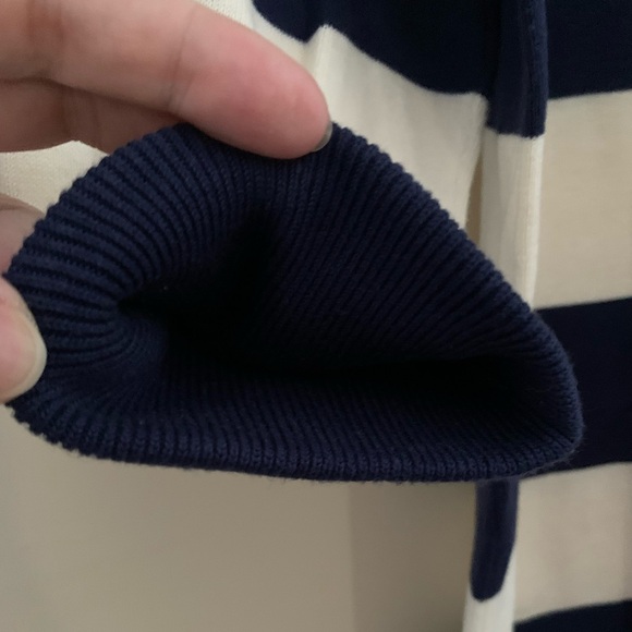 Gap striped crewneck sweater with 3/4 sleeves. Size Xl - Picture 4 of 10